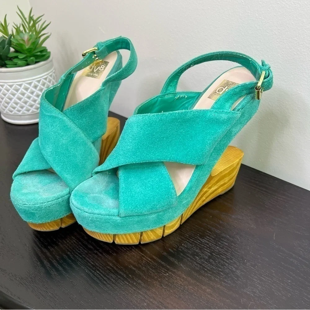 dolce vita Suede crisscross front no heel shoe size 9.5.